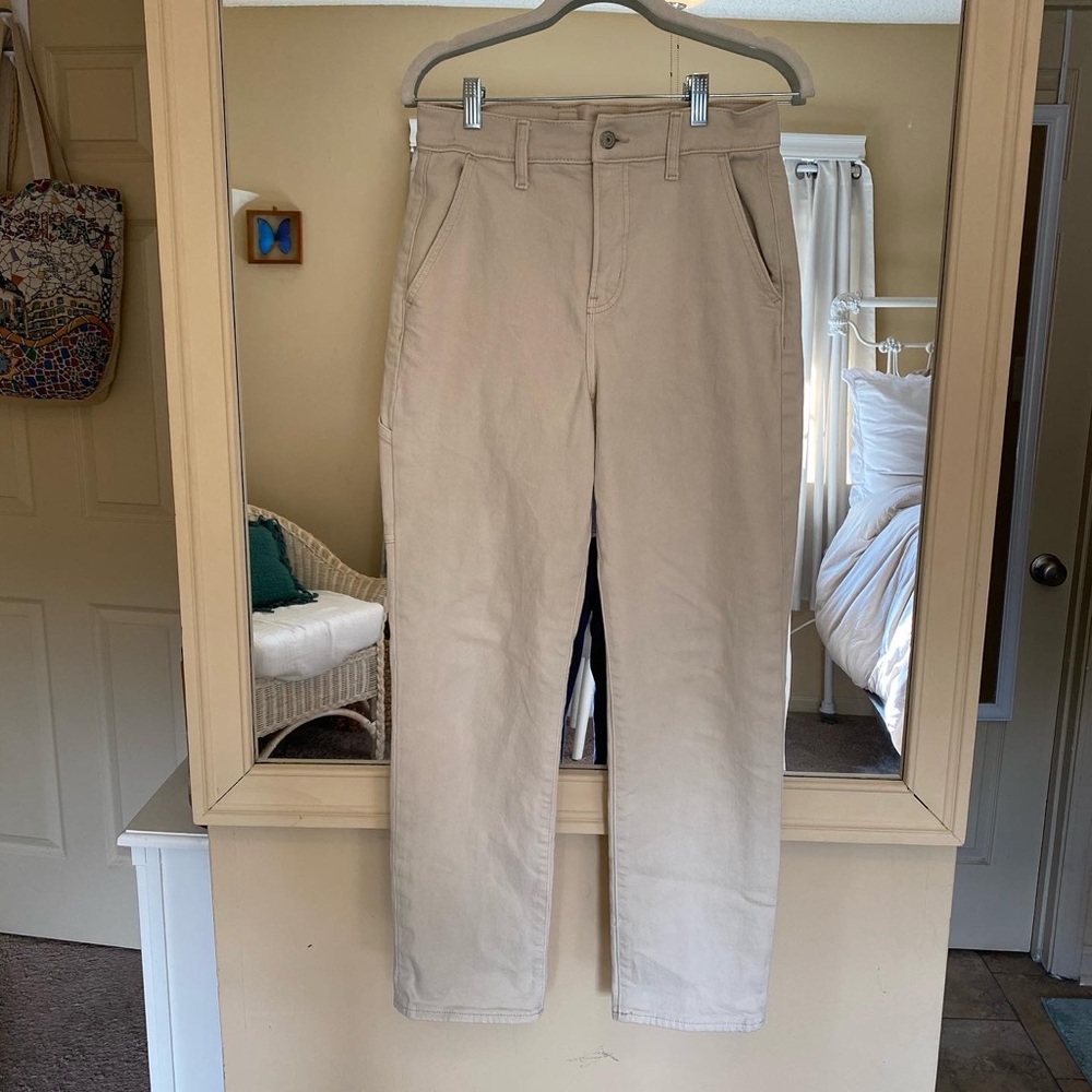 khakis leg detail and back waist